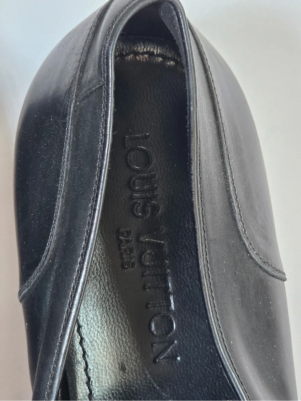 Louis Vuitton comes certificate
